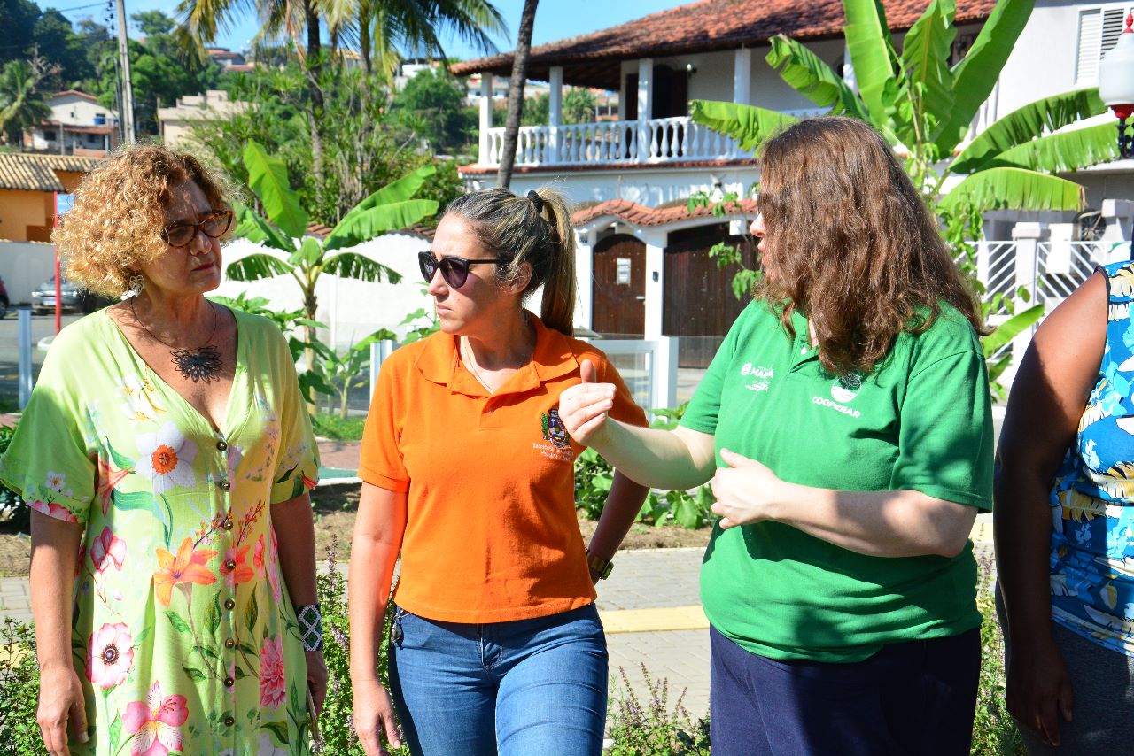 Leia mais sobre o artigo Comitiva Luppa/Embrapa visita Praça Agroecológica, em Araçatiba